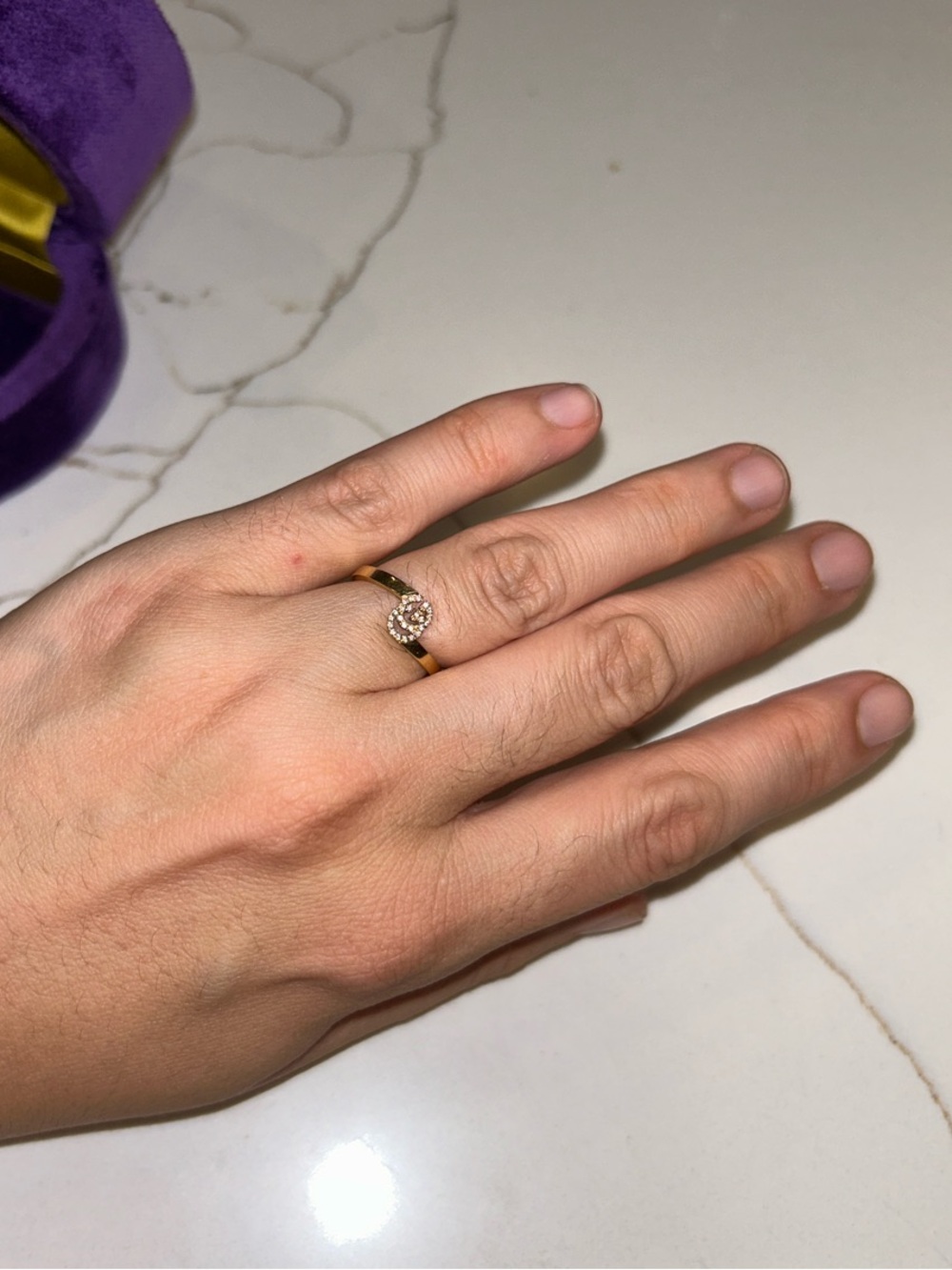 Gucci Women’s 18K Gold Ring with diamonds, size 11, Au 750 - Picture 2 of 2